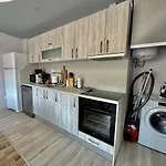 Central Vista Apartment By Mit